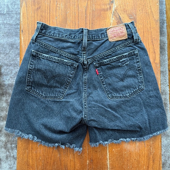 Levi's 501 Mid Thigh Shorts | Bee's Knees - Picture 3 of 5